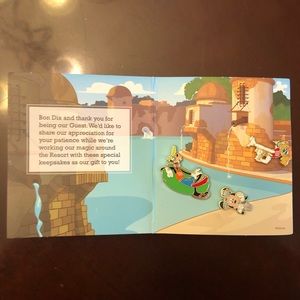 {Disney} Caribbean Beach Collector Pins